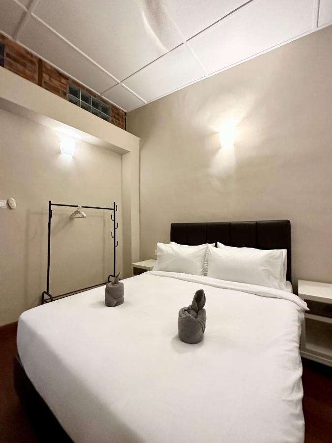 Madras Inn 58-1 Private Bathroom جورج تاون المظهر الخارجي الصورة