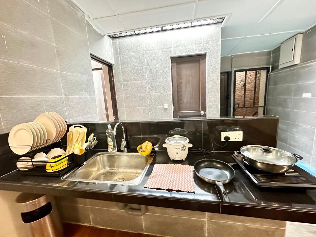 Madras Inn 58-1 Private Bathroom جورج تاون المظهر الخارجي الصورة